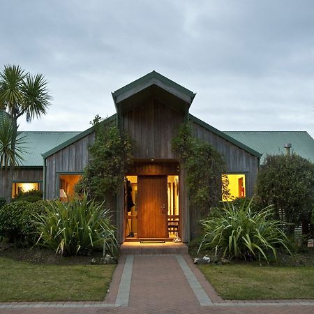 Whakaipo Lodge Taupo Ngoại thất bức ảnh