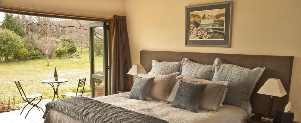 Whakaipo Lodge Taupo Ngoại thất bức ảnh
