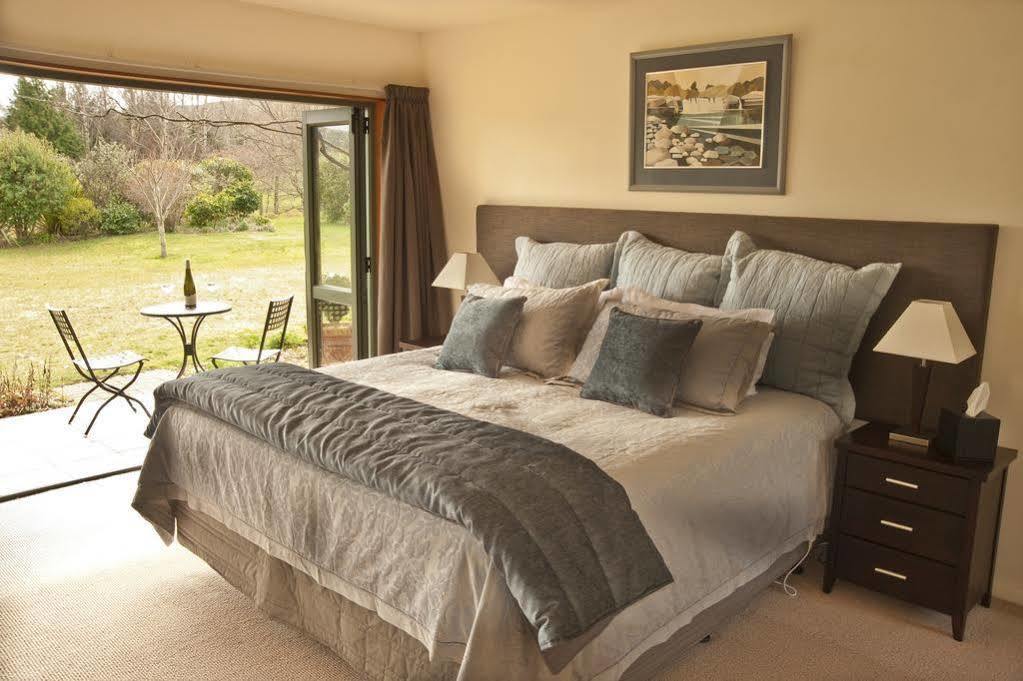 Whakaipo Lodge Taupo Ngoại thất bức ảnh