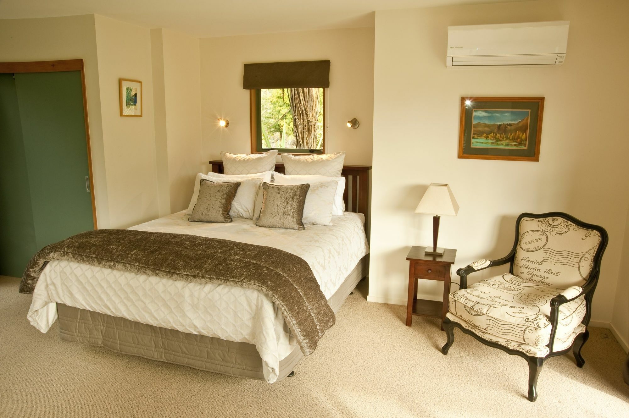 Whakaipo Lodge Taupo Ngoại thất bức ảnh