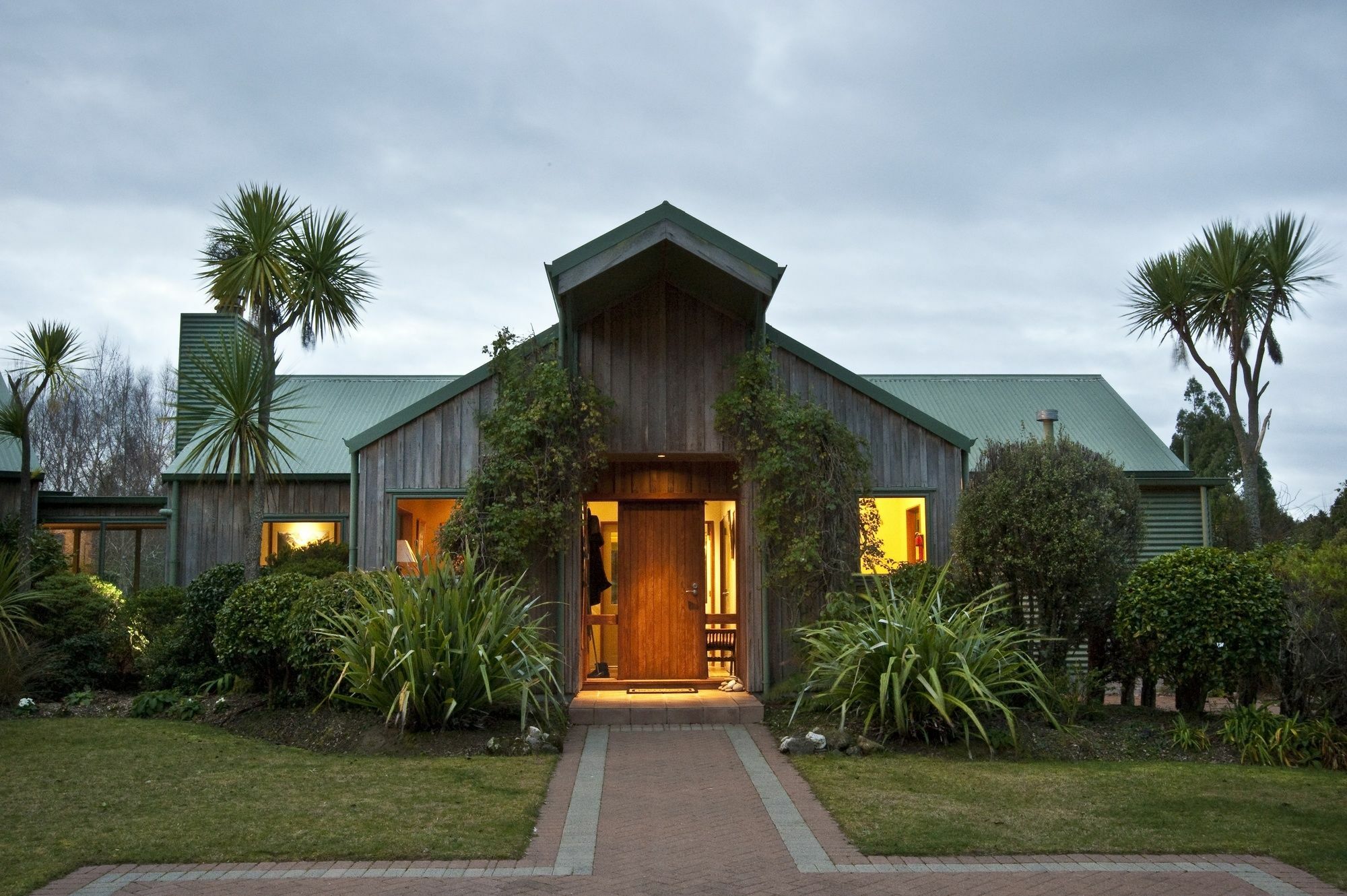 Whakaipo Lodge Taupo Ngoại thất bức ảnh